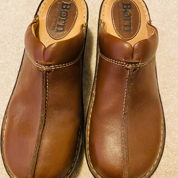 BORN Clogs - Picture 2 of 4